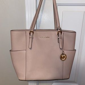 Michael Kors Jet Set Tote